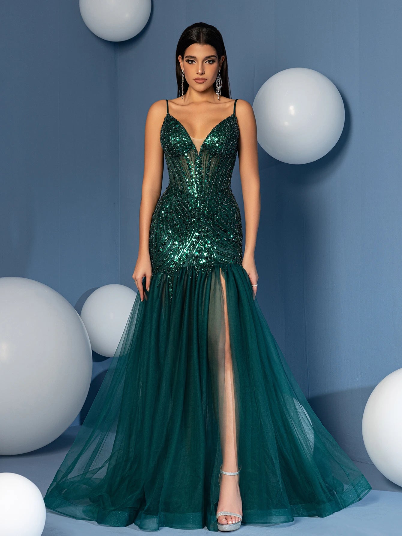Gardenwed Emerald Green Sequin Mermaid Prom Dress with Slit, Sparkly Beaded Bodice, Sheer Tulle Skirt, Deep V Neck Evening Gown